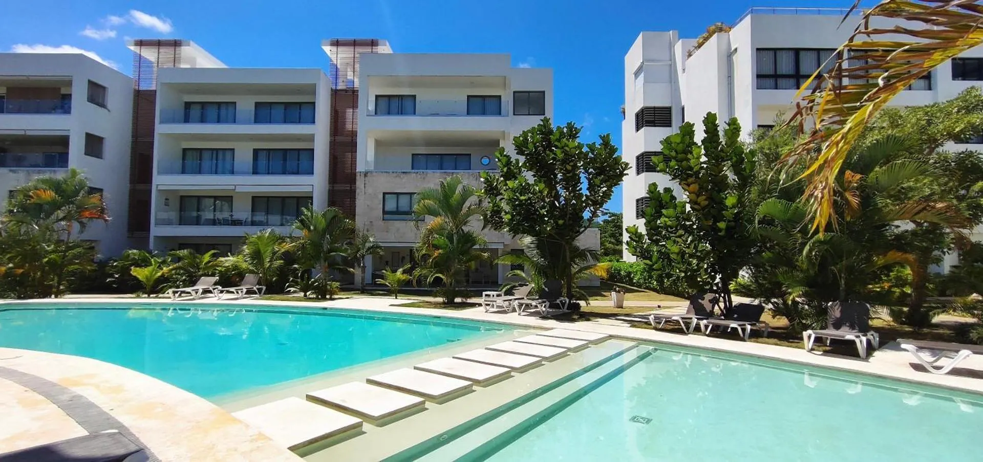 Amar'E Beach Front Apartment Overlooking Pool Las Terrenas